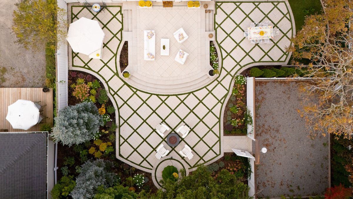 Compact Backyard Landscape Design, with Thoughful and Practical solutions